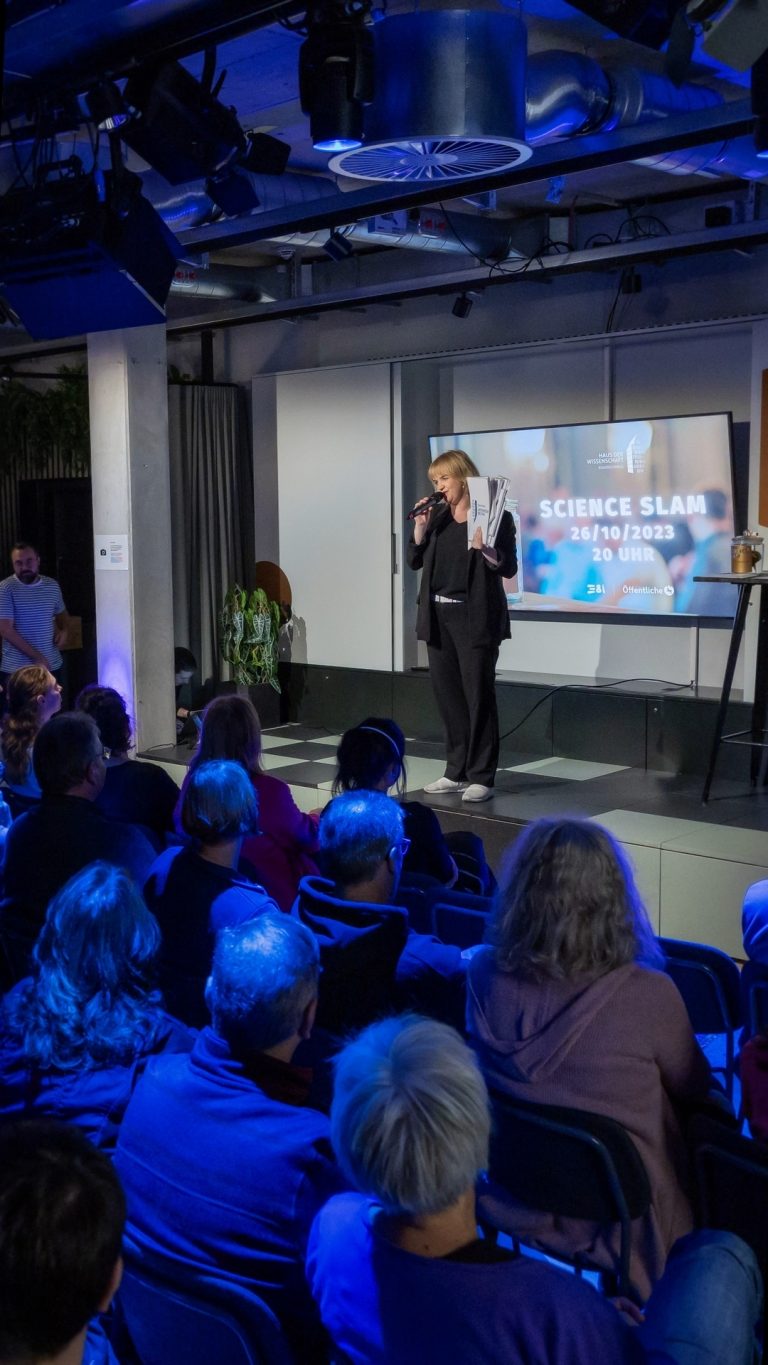 Moderation beim Science Slam